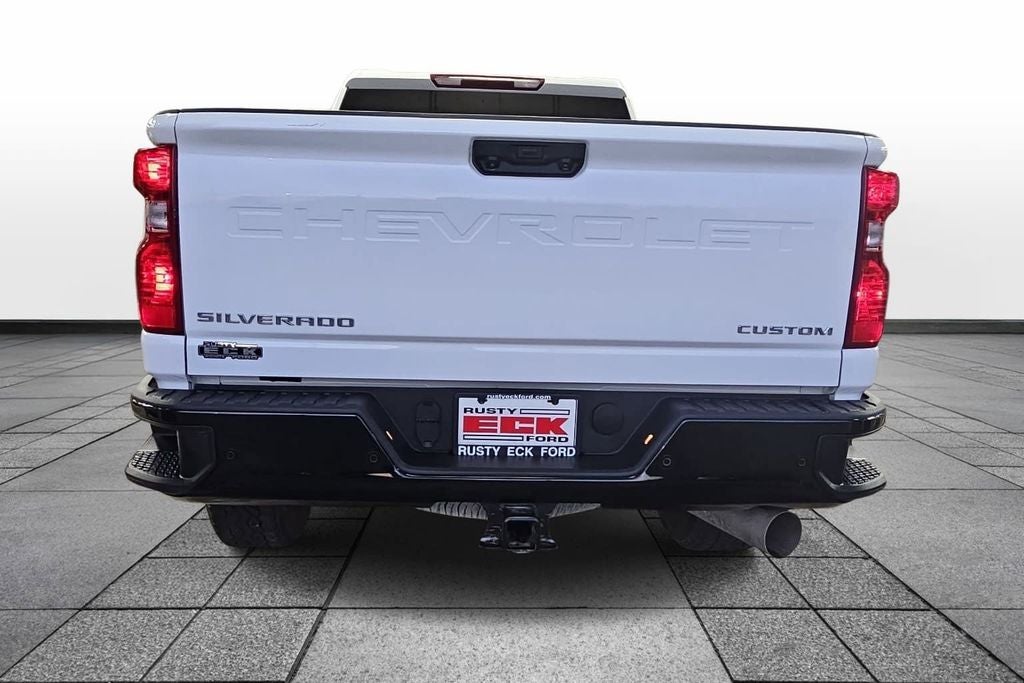 2024 Chevrolet Silverado HD Custom