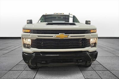 2024 Chevrolet Silverado HD Custom