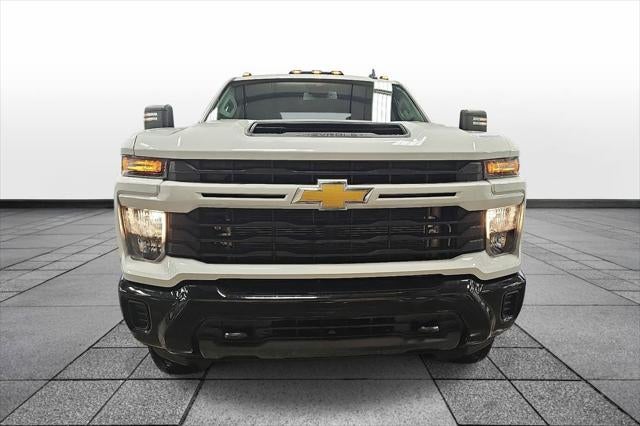 2024 Chevrolet Silverado HD Custom