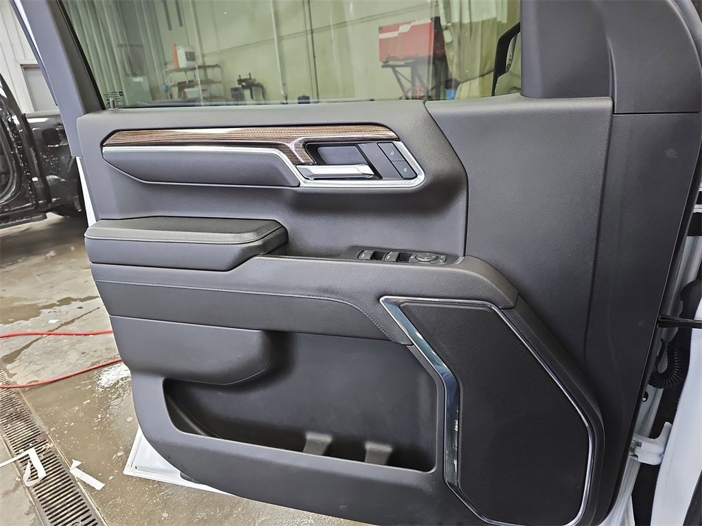 2023 Chevrolet Silverado RST