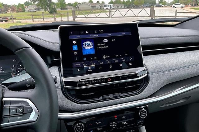 2024 Jeep Compass Latitude - Photo 38