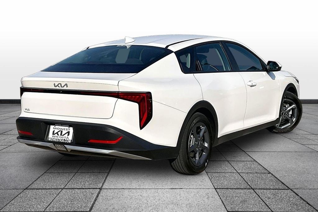2025 Kia K4 LXS