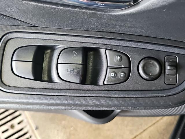 2023 Nissan Versa 1.6 SV
