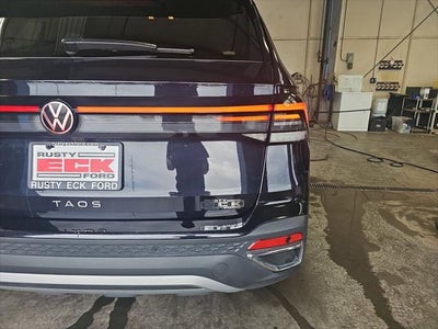 2025 Volkswagen Taos 1.5T SE