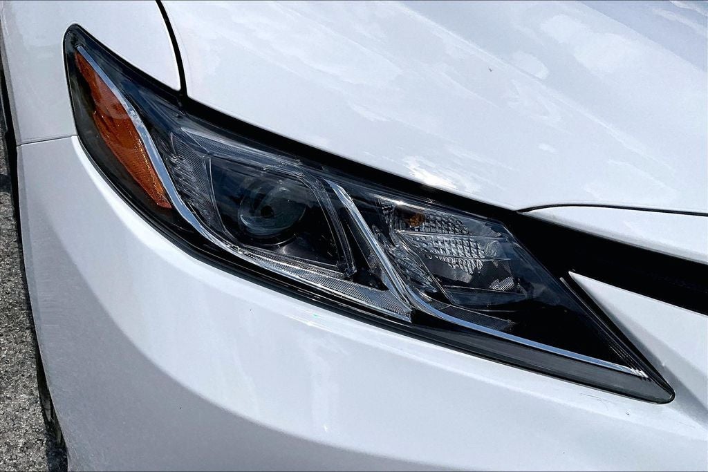 2021 Toyota Camry Hybrid LE