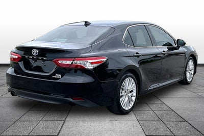 2020 Toyota Camry Hybrid XLE
