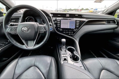 2020 Toyota Camry Hybrid XLE