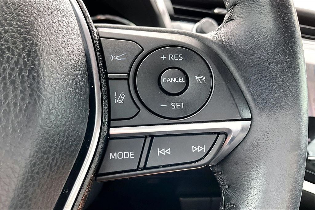 2020 Toyota Camry Hybrid XLE