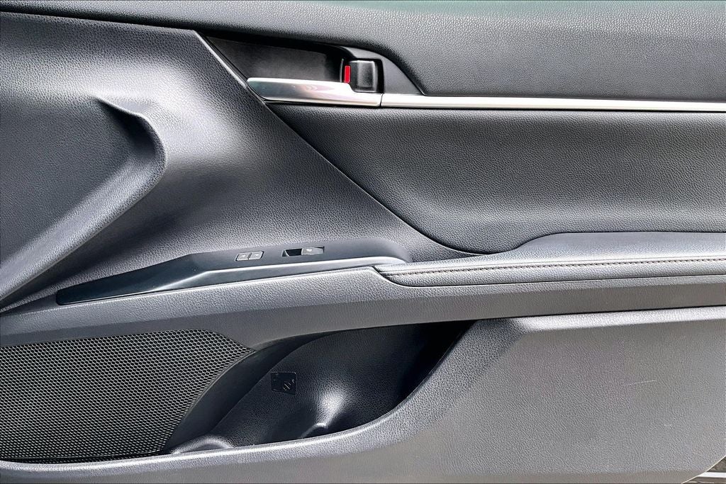 2020 Toyota Camry Hybrid XLE