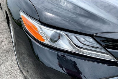 2020 Toyota Camry Hybrid XLE