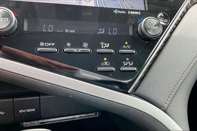 2020 Toyota Camry Hybrid XLE