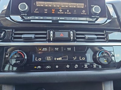 2025 Nissan Pathfinder SV