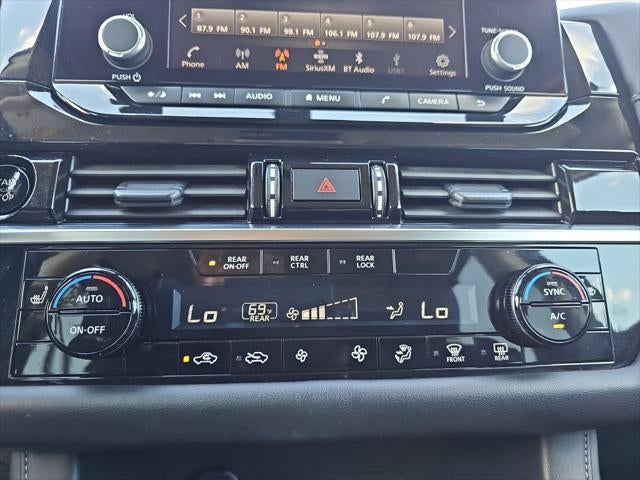 2025 Nissan Pathfinder SV
