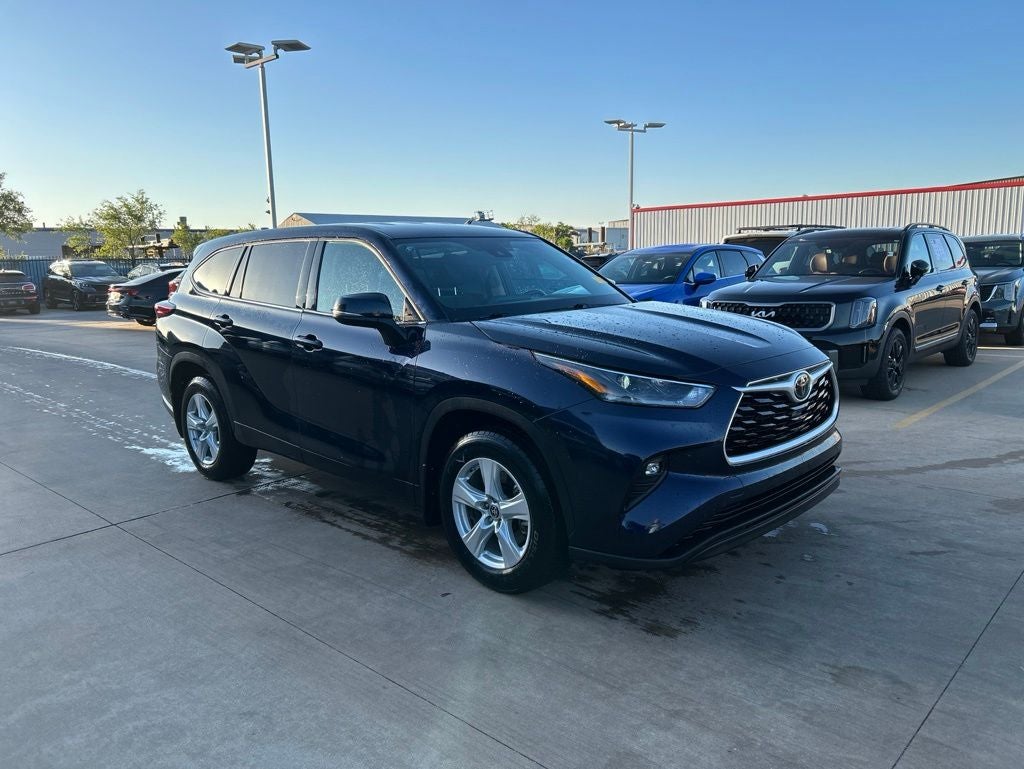 2021 Toyota HIGHLANDER LE