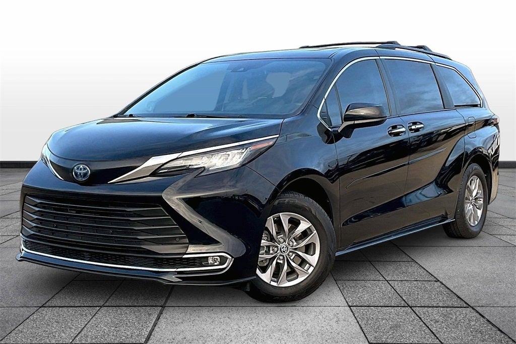 2022 Toyota SIENNA XLE XLE 8 Passenger