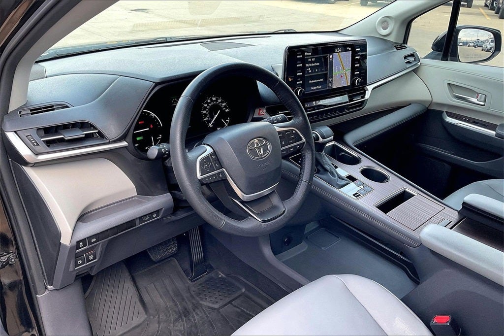 2022 Toyota SIENNA XLE XLE 8 Passenger