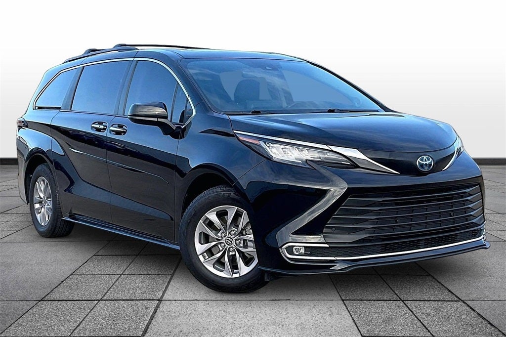 2022 Toyota SIENNA XLE XLE 8 Passenger