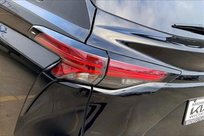 2022 Toyota SIENNA XLE XLE 8 Passenger