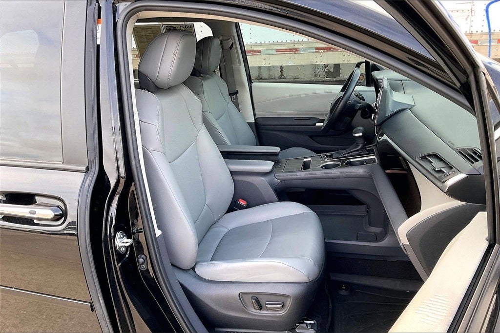 2022 Toyota SIENNA XLE XLE 8 Passenger