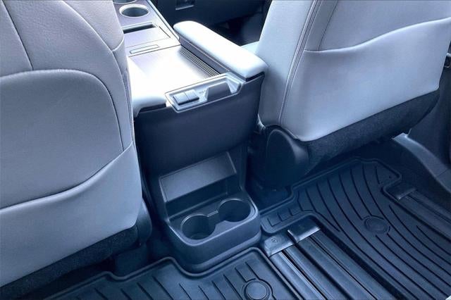 2022 Toyota SIENNA XLE XLE 8 Passenger