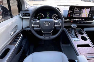 2022 Toyota SIENNA XLE XLE 8 Passenger