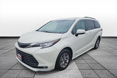 2021 Toyota Sienna XLE 7 Passenger