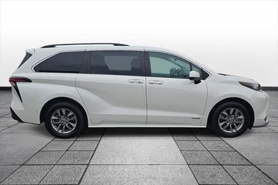 2021 Toyota Sienna XLE 7 Passenger