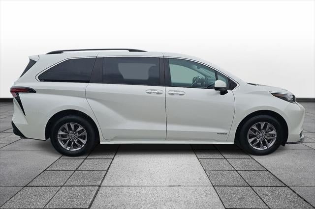 2021 Toyota Sienna XLE 7 Passenger