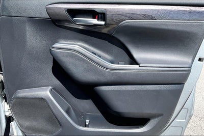 2023 Toyota HIGHLANDER Platinum