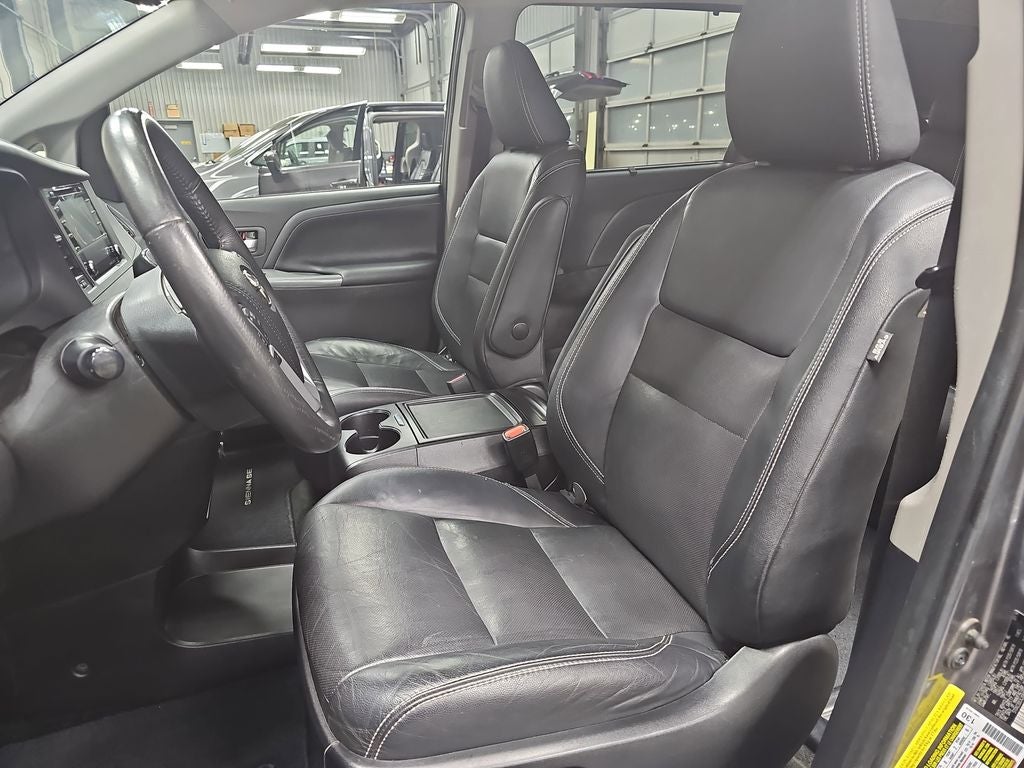 2018 Toyota SIENNA SE 3.5L SE 8 Passenger