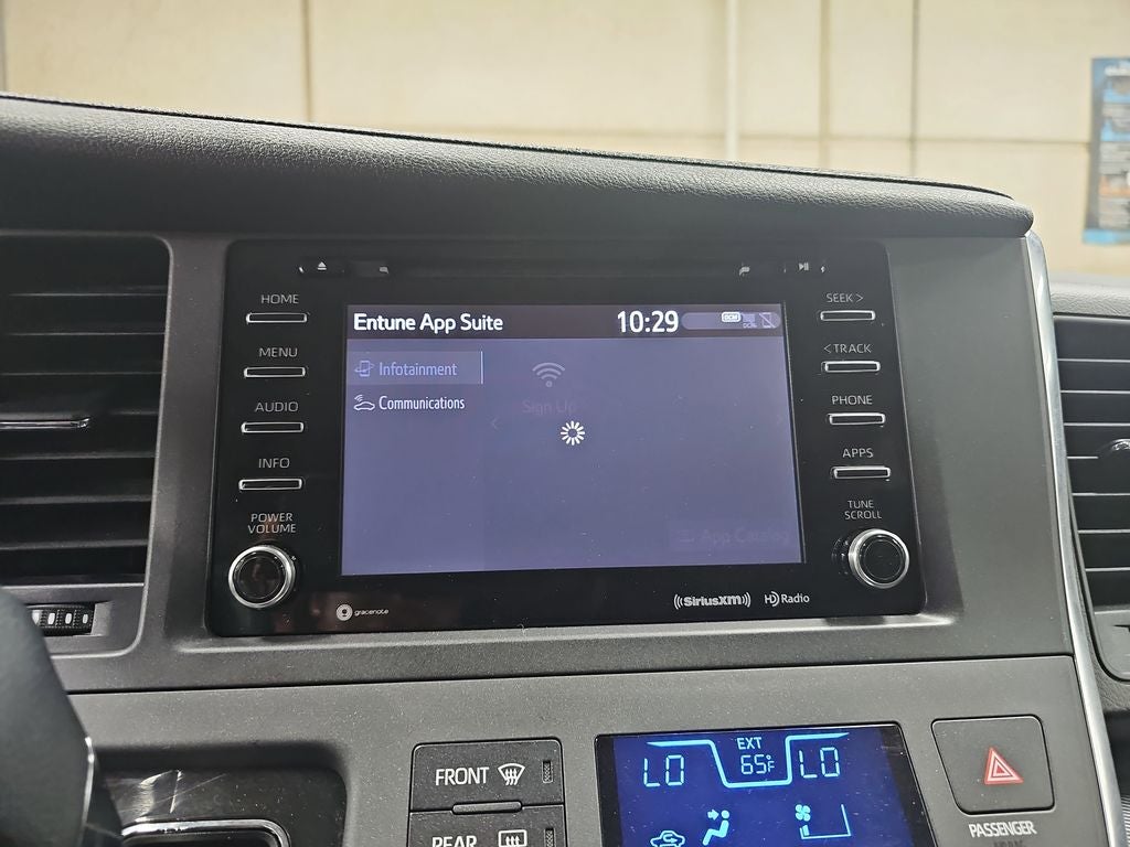 2018 Toyota SIENNA SE 3.5L SE 8 Passenger