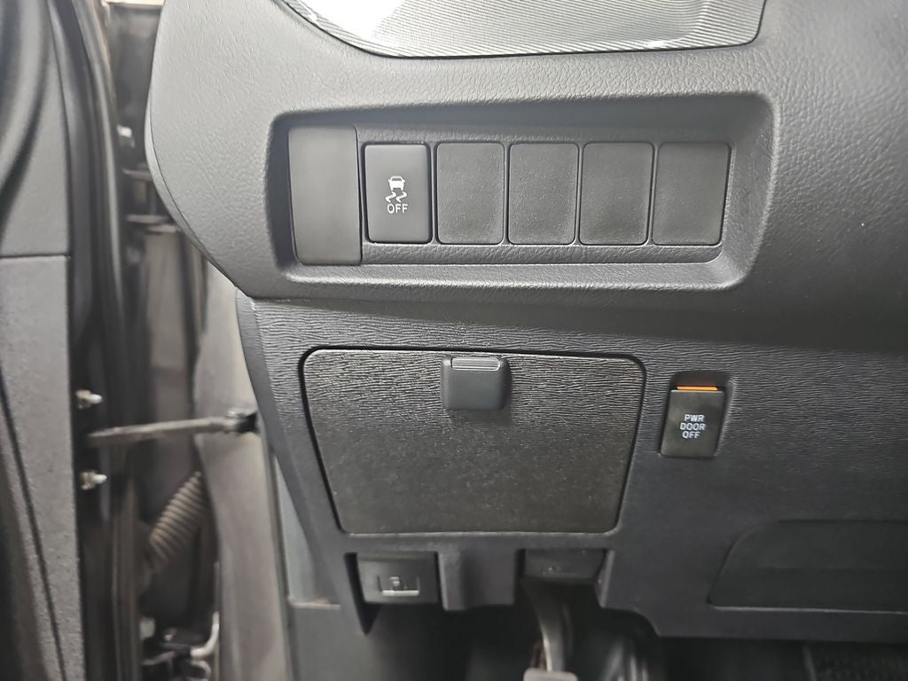 2018 Toyota SIENNA SE 3.5L SE 8 Passenger