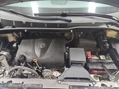 2018 Toyota SIENNA SE 3.5L SE 8 Passenger