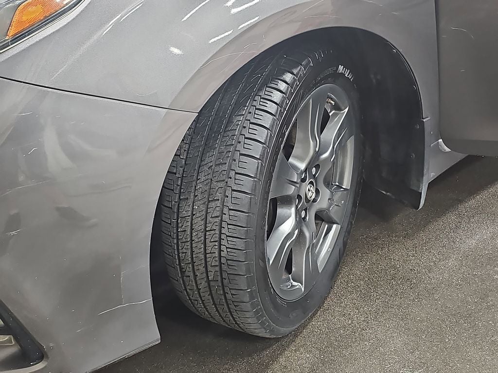2018 Toyota SIENNA SE 3.5L SE 8 Passenger