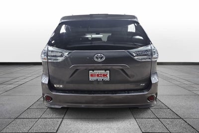 2018 Toyota SIENNA SE 3.5L SE 8 Passenger