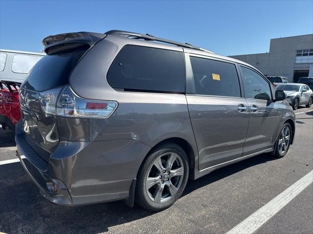 2018 Toyota SIENNA SE 3.5L SE 8 Passenger