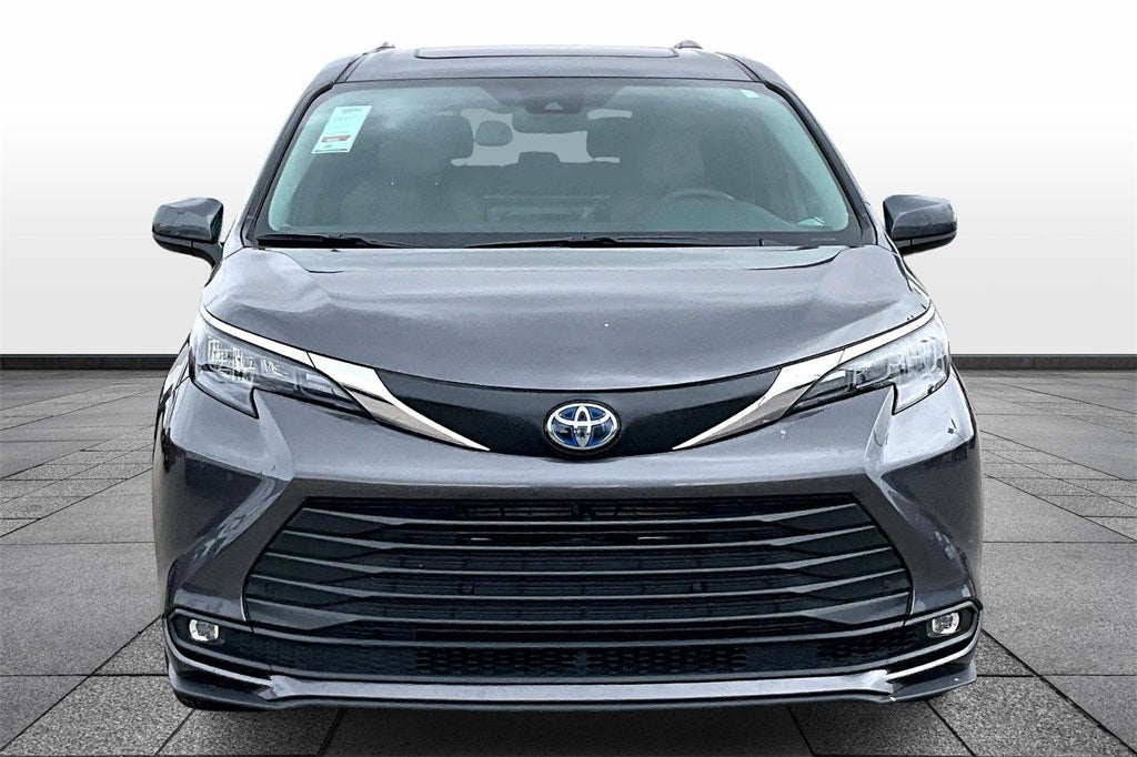 2025 Toyota SIENNA XLE XLE 7 Passenger