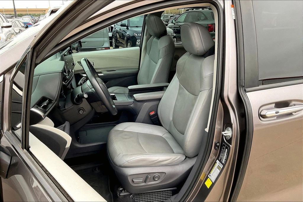 2021 Toyota SIENNA LIMITED Limited 7 Passenger