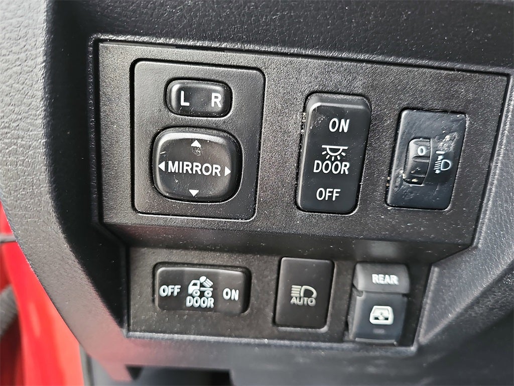 2019 Toyota TUNDRA 4X4 SR5