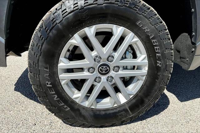 2024 Toyota TUNDRA 4X4 SR5
