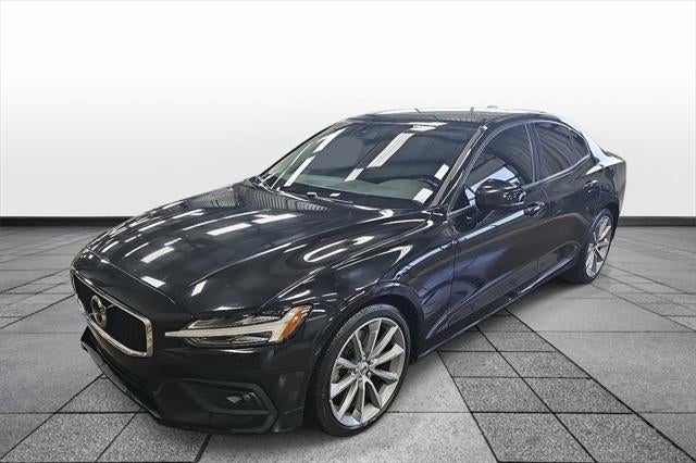 2021 Volvo S60 T6 Momentum