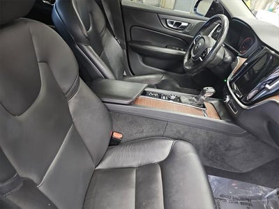 2021 Volvo S60 T6 Momentum
