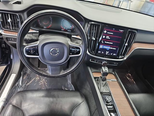 2021 Volvo S60 T6 Momentum