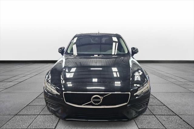2021 Volvo S60 T6 Momentum