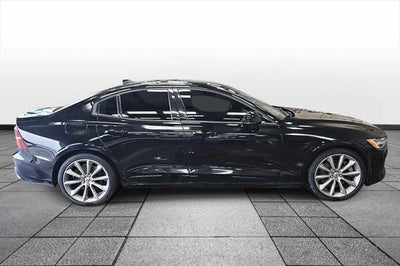 2021 Volvo S60 T6 Momentum