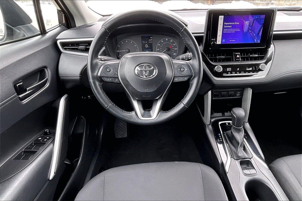 2025 Toyota Corolla Cross LE