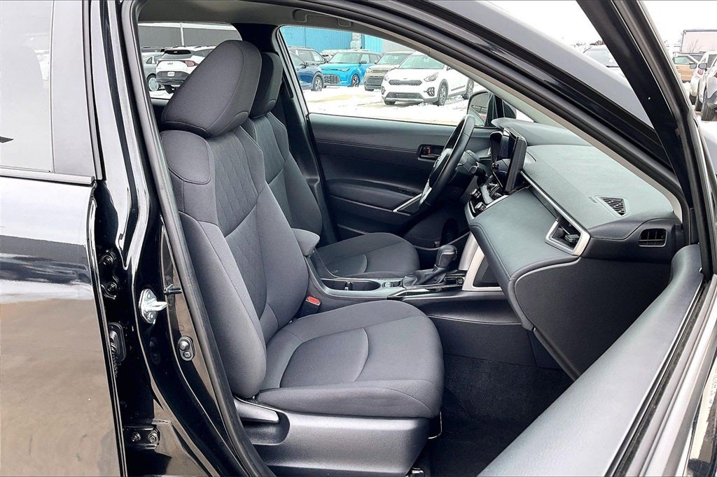 2025 Toyota Corolla Cross LE