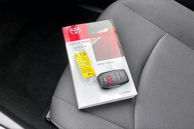 2025 Toyota Corolla Cross LE