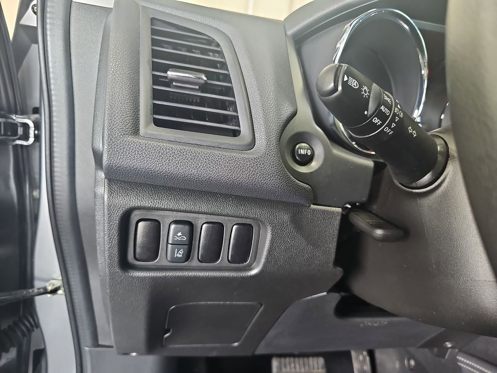 2024 Mitsubishi Outlander Sport ES