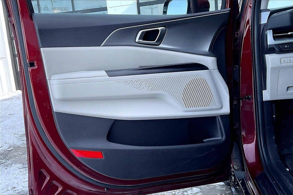 2024 Kia Carnival LX